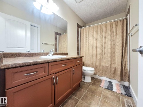 8361 Shaske Crescent, Edmonton, AB - Indoor Photo Showing Bathroom