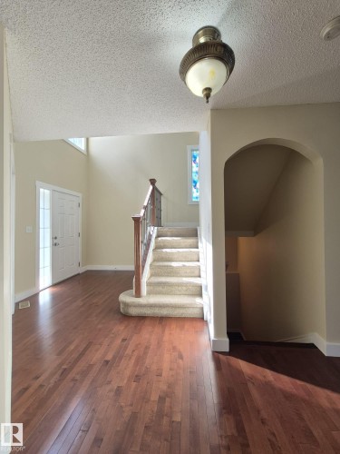 8361 Shaske Crescent, Edmonton, AB - Indoor Photo Showing Other Room