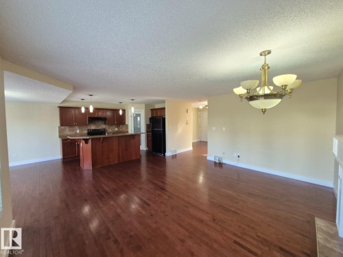 8361 Shaske Crescent, Edmonton, AB - Indoor