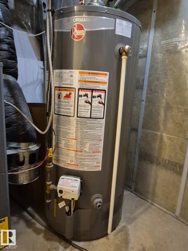 8361 Shaske Crescent, Edmonton, AB - Indoor Photo Showing Basement