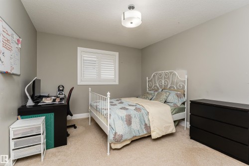 2410 Ashcraft Crescent, Edmonton, AB - Indoor Photo Showing Bedroom