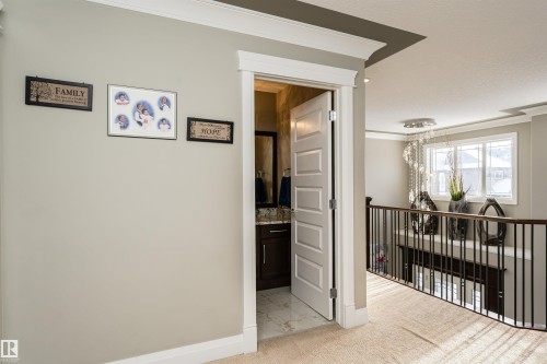2410 Ashcraft Crescent, Edmonton, AB - Indoor Photo Showing Other Room