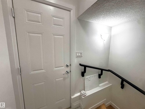 2410 Ashcraft Crescent, Edmonton, AB - Indoor Photo Showing Other Room