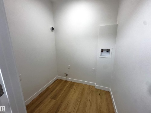 2410 Ashcraft Crescent, Edmonton, AB - Indoor Photo Showing Other Room