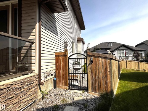 2410 Ashcraft Crescent, Edmonton, AB - Outdoor