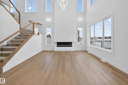 8924 Mayday Way Sw, Edmonton, AB - Indoor Photo Showing Other Room