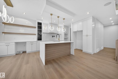 8924 Mayday Way Sw, Edmonton, AB - Indoor Photo Showing Kitchen