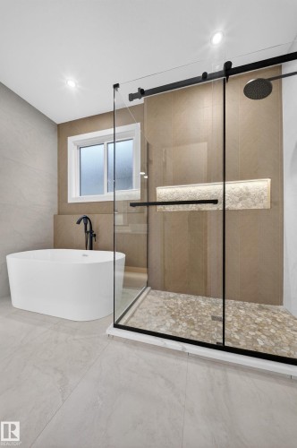 8924 Mayday Way Sw, Edmonton, AB - Indoor Photo Showing Bathroom