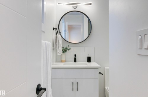 2712 41 Street, Edmonton, AB - Indoor