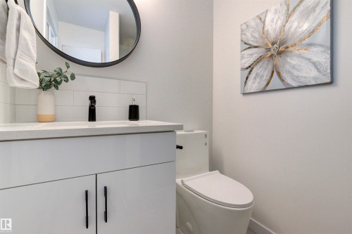 2712 41 Street, Edmonton, AB - Indoor Photo Showing Bathroom