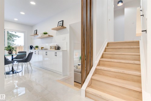 2712 41 Street, Edmonton, AB - Indoor Photo Showing Other Room