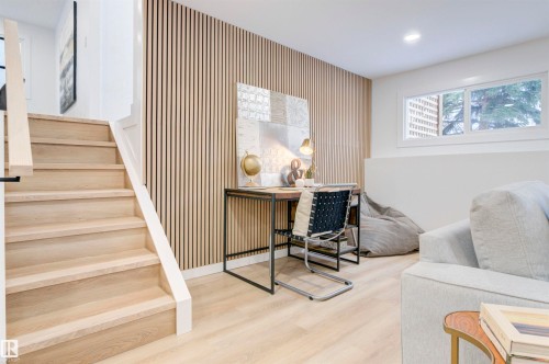 2712 41 Street, Edmonton, AB - Indoor