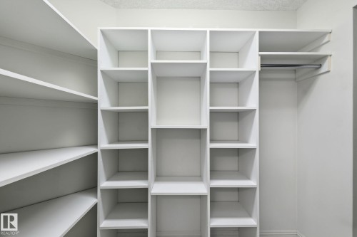 48 9908 80 Avenue Nw, Edmonton, AB - Indoor With Storage