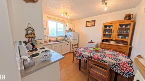 3122 142 Avenue, Edmonton, AB - Indoor