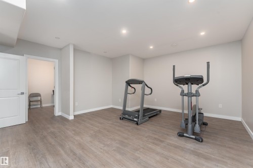 2504 Amerongen Crescent, Edmonton, AB - Indoor Photo Showing Gym Room