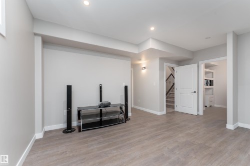 2504 Amerongen Crescent, Edmonton, AB - Indoor
