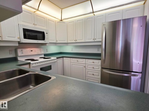 327 6703 172 Street, Edmonton, AB - Indoor Photo Showing Kitchen With Double Sink