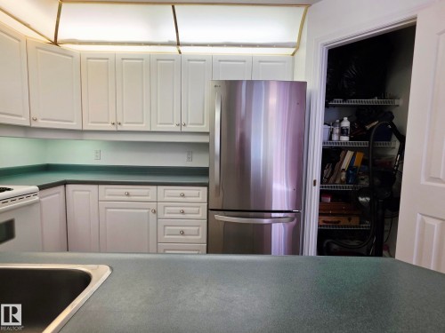 327 6703 172 Street, Edmonton, AB - Indoor Photo Showing Kitchen