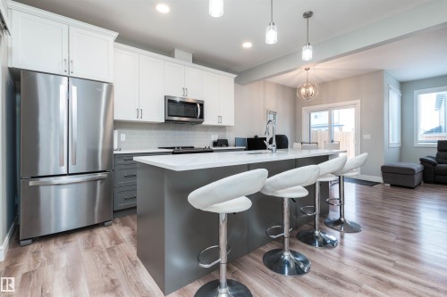 364 Savoy Crescent, Sherwood Park, AB - Indoor Photo Showing Kitchen With Upgraded Kitchen