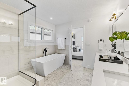 10404 70 Street, Edmonton, AB - Indoor Photo Showing Bathroom
