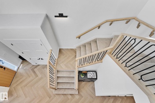 10404 70 Street, Edmonton, AB - Indoor