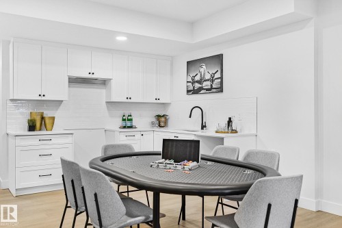 10404 70 Street, Edmonton, AB - Indoor