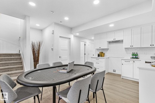 10404 70 Street, Edmonton, AB - Indoor