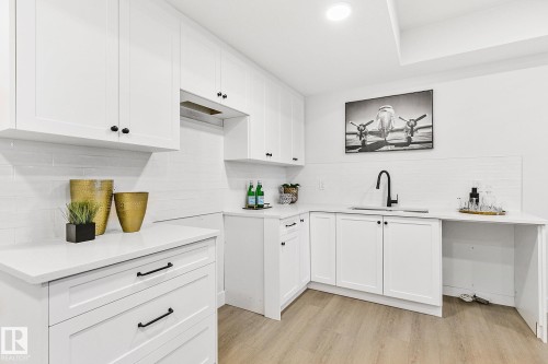 10404 70 Street, Edmonton, AB - Indoor Photo Showing Kitchen