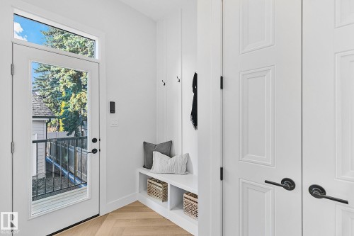 10404 70 Street, Edmonton, AB - Indoor Photo Showing Other Room