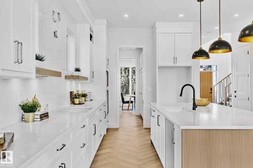 10404 70 Street, Edmonton, AB - Indoor Photo Showing Kitchen With Upgraded Kitchen