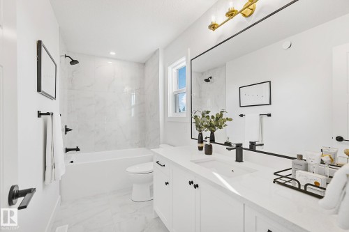10404 70 Street, Edmonton, AB - Indoor Photo Showing Bathroom