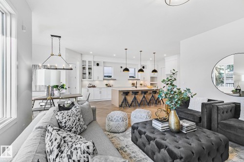 10404 70 Street, Edmonton, AB - Indoor Photo Showing Living Room