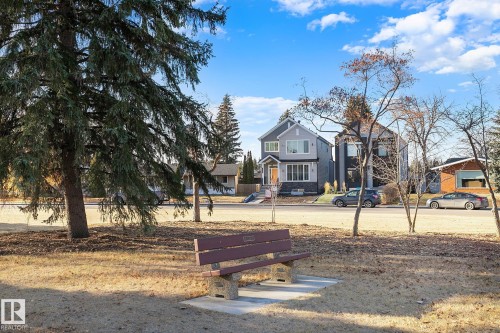 10404 70 Street, Edmonton, AB - Outdoor