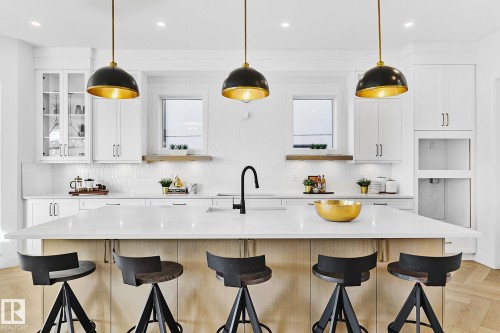 10404 70 Street, Edmonton, AB - Indoor Photo Showing Kitchen With Upgraded Kitchen