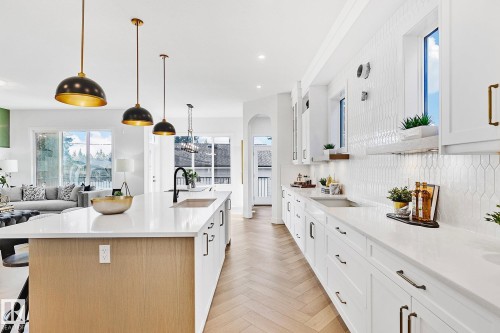 10404 70 Street, Edmonton, AB - Indoor Photo Showing Kitchen With Upgraded Kitchen