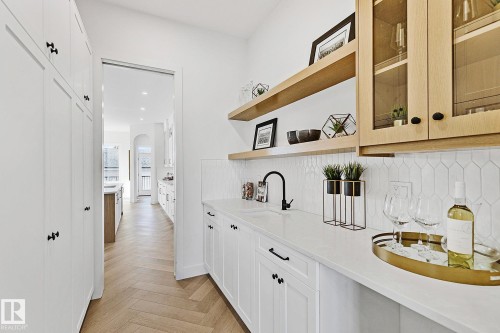 10404 70 Street, Edmonton, AB - Indoor