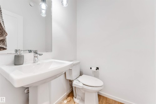6205 46 Avenue, Beaumont, AB - Indoor Photo Showing Bathroom