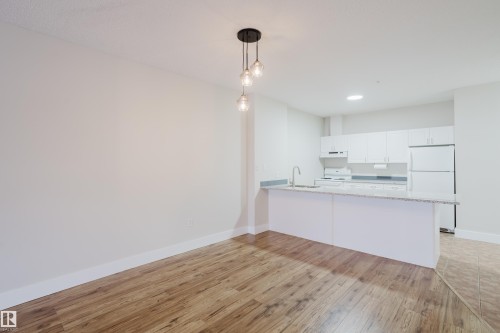 506 9919 105 Street, Edmonton, AB - Indoor Photo Showing Kitchen