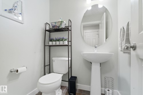 1711 56 Street Sw, Edmonton, AB - Indoor Photo Showing Bathroom
