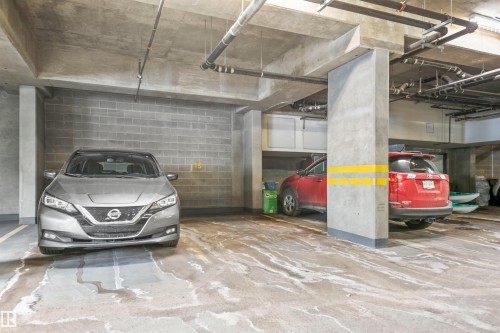 201 9707 106 Street, Edmonton, AB - Indoor Photo Showing Garage