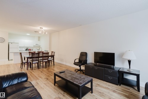 407 9919 105 Street, Edmonton, AB - Indoor Photo Showing Living Room