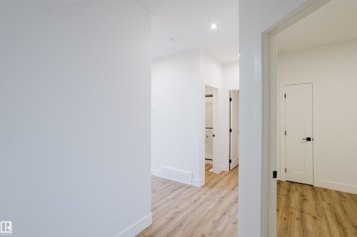 2512 213 Street, Edmonton, AB - Indoor Photo Showing Other Room