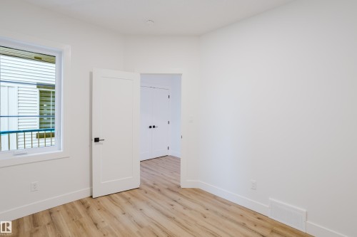 2512 213 Street, Edmonton, AB - Indoor Photo Showing Other Room