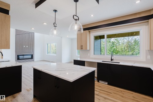 2512 213 Street, Edmonton, AB - Indoor Photo Showing Kitchen