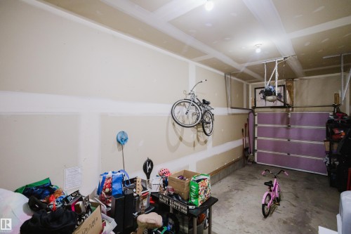 98 7293 South Terwillegar Drive, Edmonton, AB - Indoor Photo Showing Garage