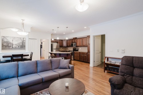 98 7293 South Terwillegar Drive, Edmonton, AB - Indoor Photo Showing Living Room