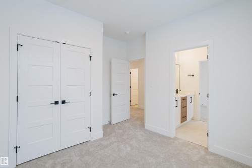 230 Kinglet Boulevard, Edmonton, AB - Indoor Photo Showing Other Room
