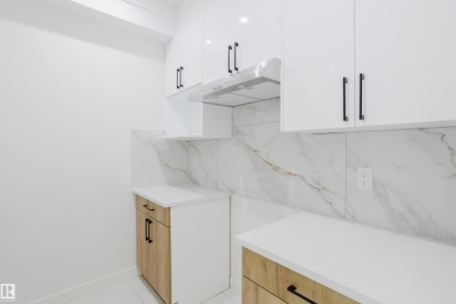 942 18 Avenue, Edmonton, AB - Indoor