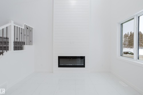 942 18 Avenue, Edmonton, AB - Indoor With Fireplace
