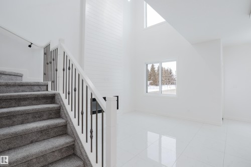 942 18 Avenue, Edmonton, AB - Indoor Photo Showing Other Room